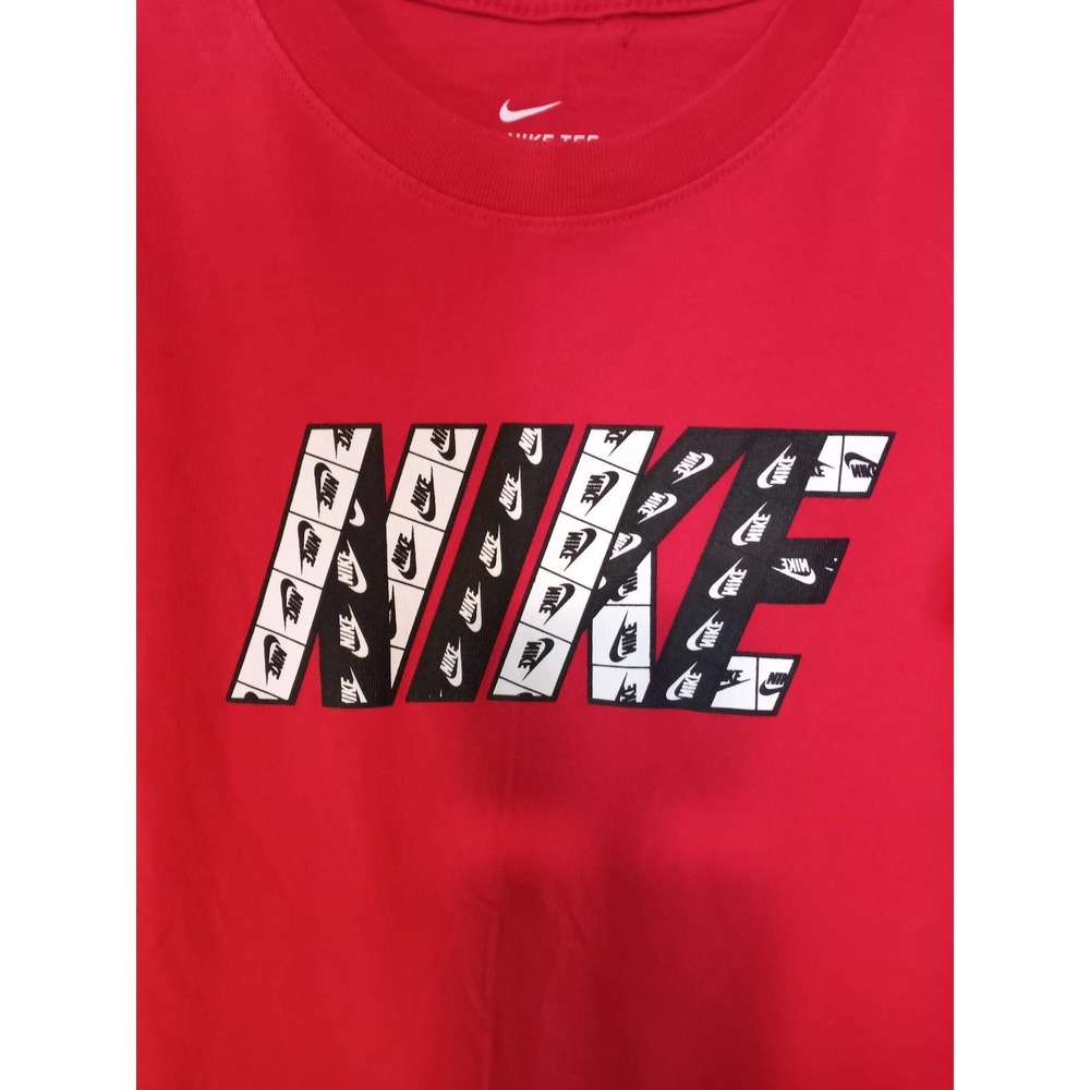 Boys Nike Tshirt - XS